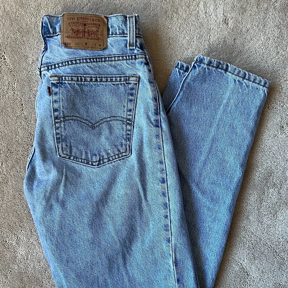 Vintage Levi's 550 Light/Medium Wash Jeans, W28 L30
